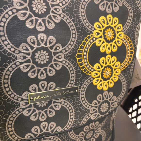 NWT Petunia Pickle Bottom Grey Black Yellow Embroidered Diaper Bag Set - Picture 4 of 9